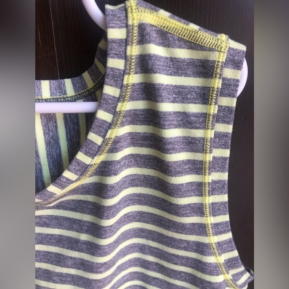 Ivivva Lululemon Athletica Girl’s Size 14 Striped Curved Hem Tank Top - Picture 4 of 9